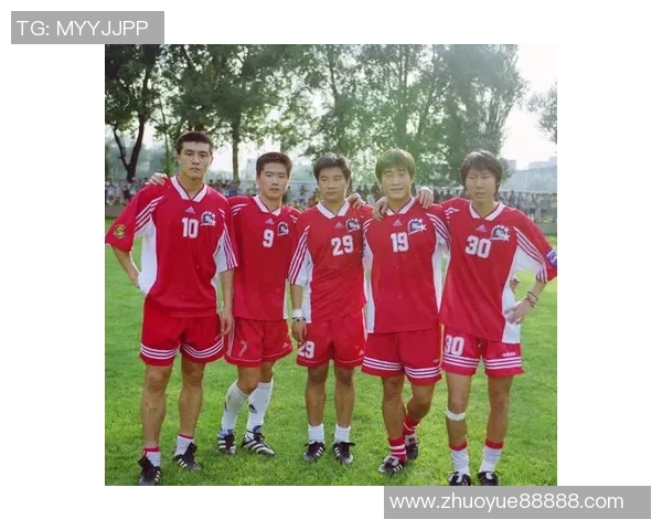 198cm足球明星的传奇之路与巅峰时刻揭秘 198cm足球明星的传奇之路与巅峰时刻揭秘