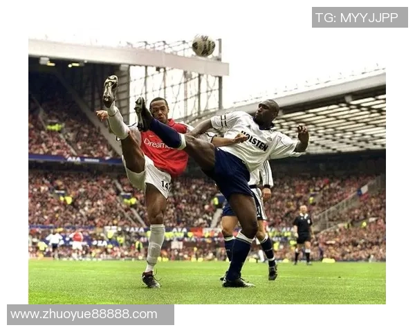 中外足球明星同台竞技展现绝技激情碰撞引发球迷热潮